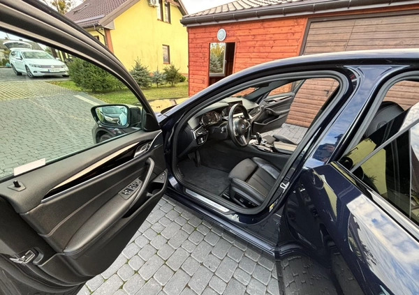 BMW Seria 5 cena 129150 przebieg: 122000, rok produkcji 2018 z Kisielice małe 742